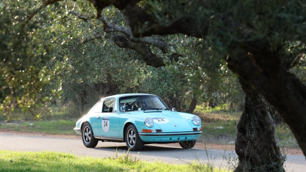 4troxoi.gr – 1000 Miglia Experience Greece 2025: 4 ημέρες οδηγικής απόλαυσης από την Ακρόπολη ως τη Μεσσηνία